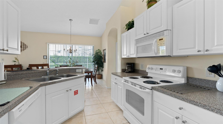 DAVENPORT, Florida 33897, 3 Bedrooms Bedrooms, ,2 BathroomsBathrooms,Residential,For Sale,BRUNELLO,0,MFRO6260254