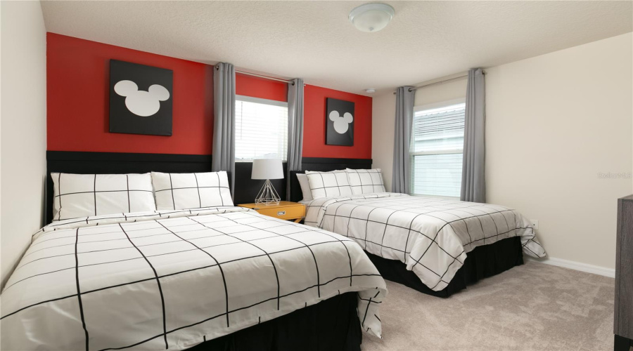 DAVENPORT, Florida 33837, 5 Bedrooms Bedrooms, ,5 BathroomsBathrooms,Residential,For Sale,OAKMOSS,0,MFRO6288236