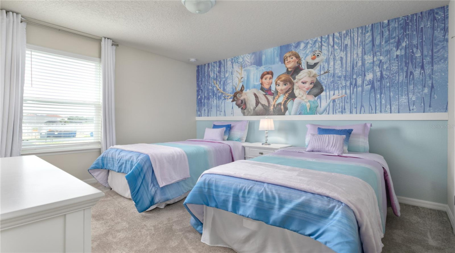 DAVENPORT, Florida 33837, 5 Bedrooms Bedrooms, ,5 BathroomsBathrooms,Residential,For Sale,OAKMOSS,0,MFRO6288236