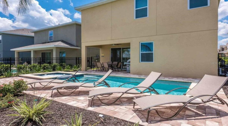 Kissimmee, Florida 34747, 8 Bedrooms Bedrooms, ,7 Bathroomsbathrooms,Residential,For Sale,Marker,Mfro6287632