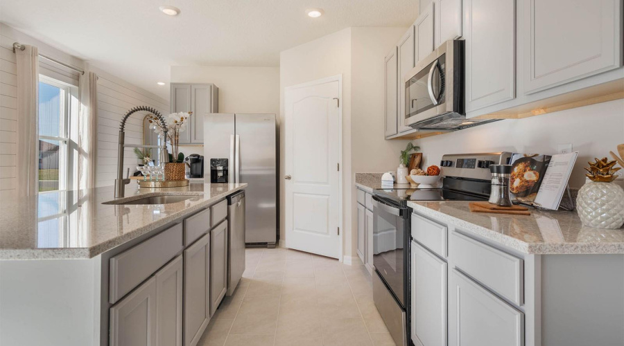 Davenport, Florida 33837, 4 Bedrooms Bedrooms, ,2 Bathroomsbathrooms,Residential,For Sale,Partington,Mfro6288304