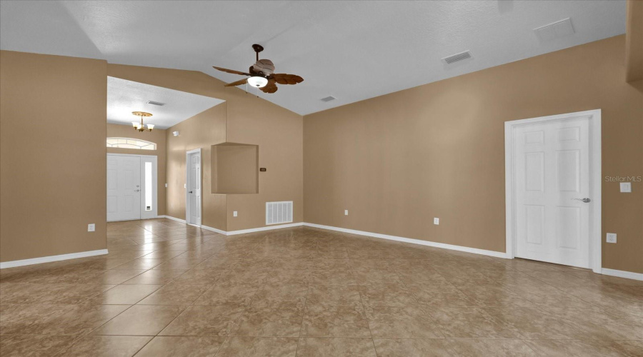 Davenport, Florida 33837, 2 Bedrooms Bedrooms, ,2 Bathroomsbathrooms,Residential,For Sale,Vista Oaks Way,Mfro6287380