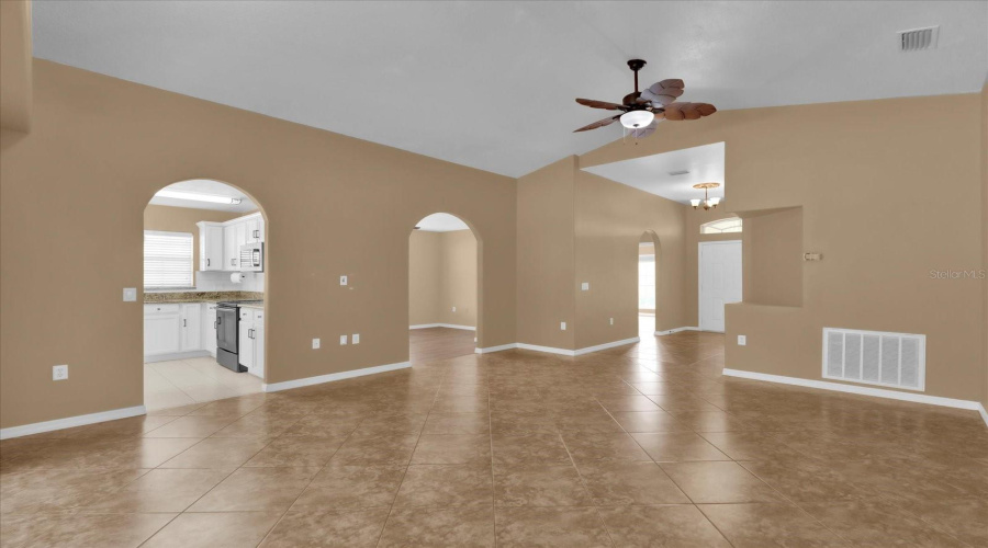 Davenport, Florida 33837, 2 Bedrooms Bedrooms, ,2 Bathroomsbathrooms,Residential,For Sale,Vista Oaks Way,Mfro6287380