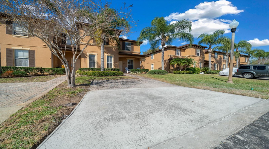 Davenport, Florida 33897, 4 Bedrooms Bedrooms, ,3 Bathroomsbathrooms,Residential,For Sale,Calabria,Mfrg5093765