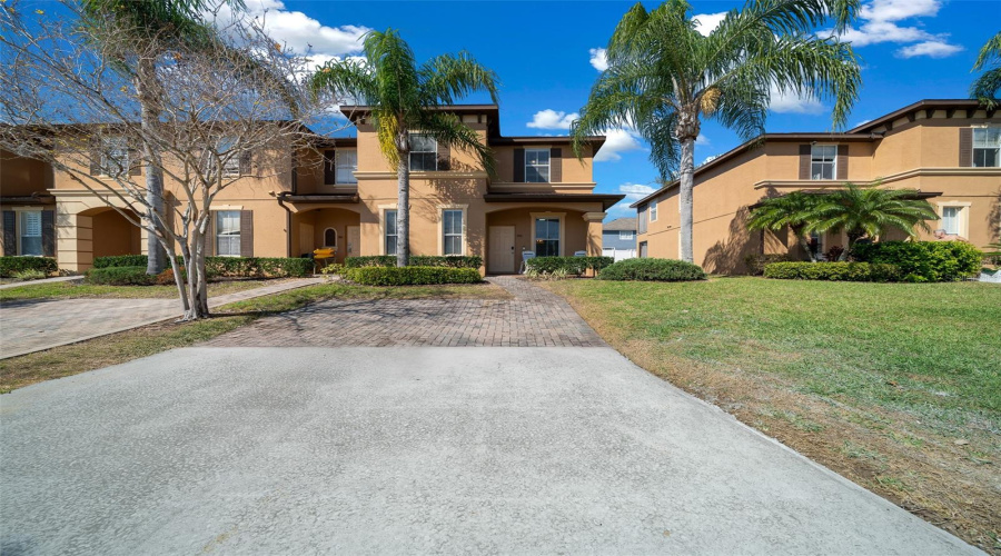 Davenport, Florida 33897, 4 Bedrooms Bedrooms, ,3 Bathroomsbathrooms,Residential,For Sale,Calabria,Mfrg5093765