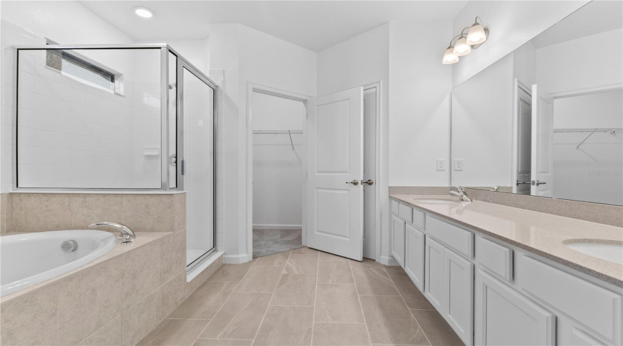 Davenport, Florida 33837, 5 Bedrooms Bedrooms, ,5 Bathroomsbathrooms,Residential,For Sale,Butterfly Orchid,Mfro6288733