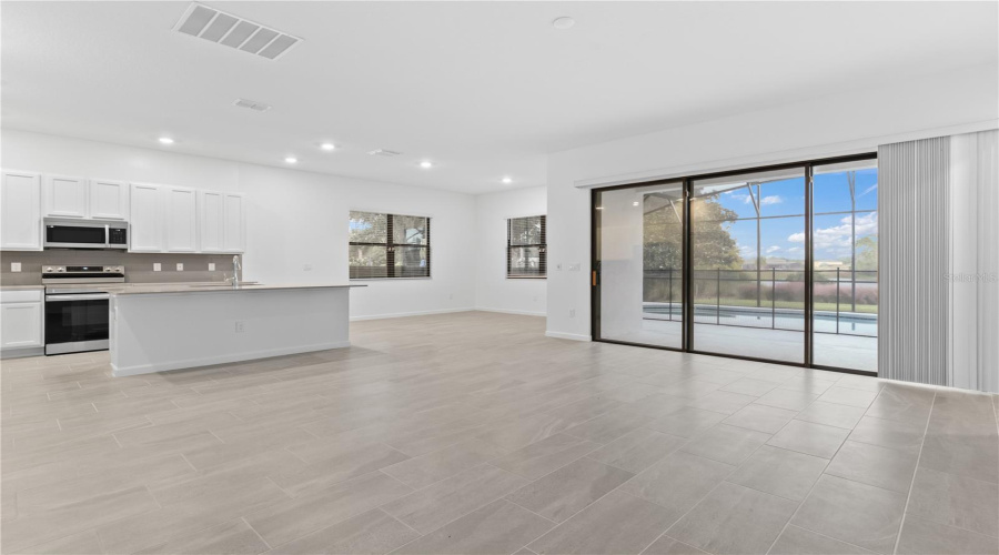 Davenport, Florida 33837, 5 Bedrooms Bedrooms, ,5 Bathroomsbathrooms,Residential,For Sale,Butterfly Orchid,Mfro6288733
