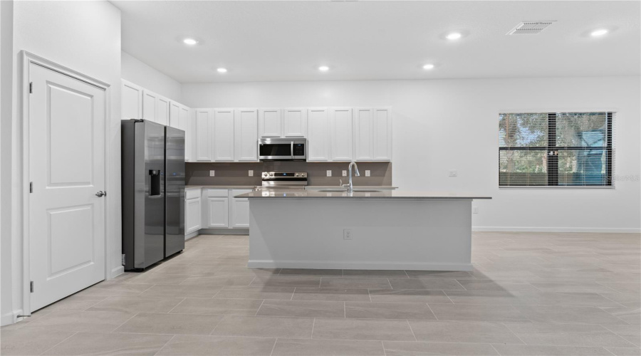 Davenport, Florida 33837, 5 Bedrooms Bedrooms, ,5 Bathroomsbathrooms,Residential,For Sale,Butterfly Orchid,Mfro6288733