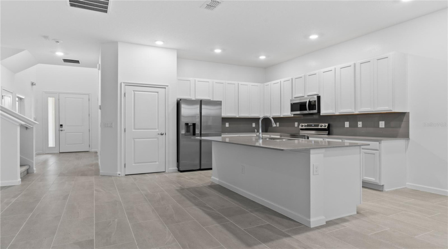 Davenport, Florida 33837, 5 Bedrooms Bedrooms, ,5 Bathroomsbathrooms,Residential,For Sale,Butterfly Orchid,Mfro6288733