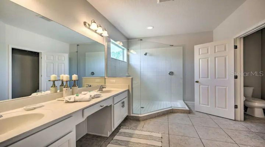 Davenport, Florida 33837, 6 Bedrooms Bedrooms, ,5 Bathroomsbathrooms,Residential,For Sale,Orange Cosmos,Mfro6173969