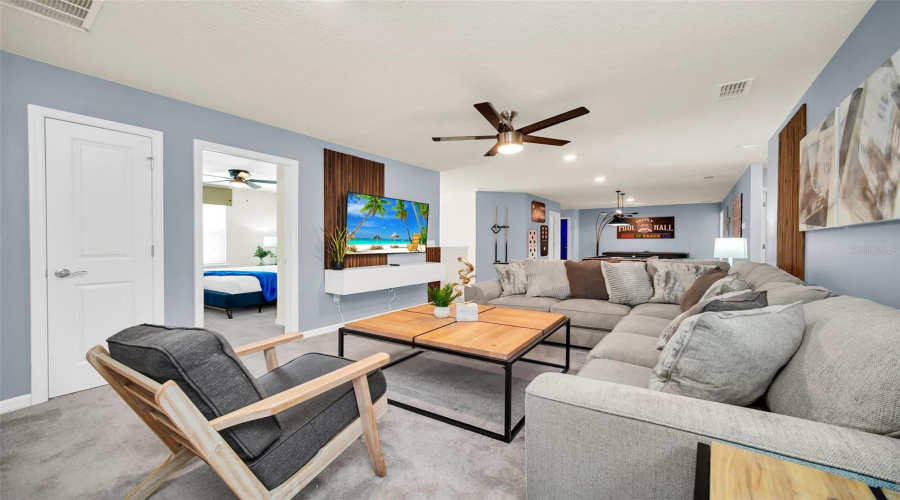 Davenport, Florida 33897, 10 Bedrooms Bedrooms, ,8 Bathroomsbathrooms,Residential,For Sale,Lana,Mfro6191499