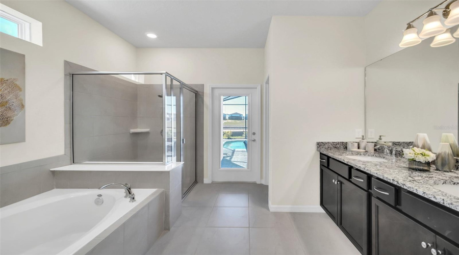 Davenport, Florida 33897, 10 Bedrooms Bedrooms, ,8 Bathroomsbathrooms,Residential,For Sale,Lana,Mfro6191499