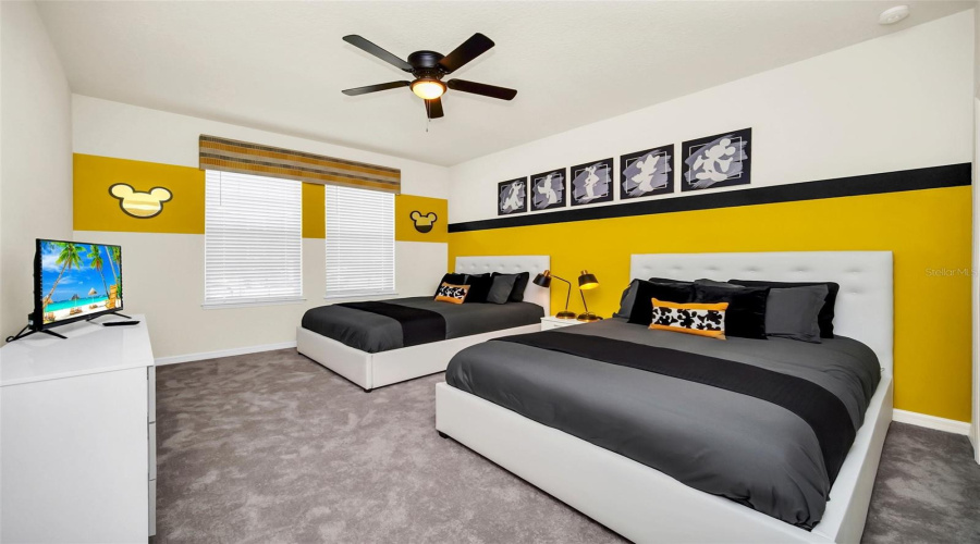 Davenport, Florida 33897, 10 Bedrooms Bedrooms, ,8 Bathroomsbathrooms,Residential,For Sale,Lana,Mfro6191499