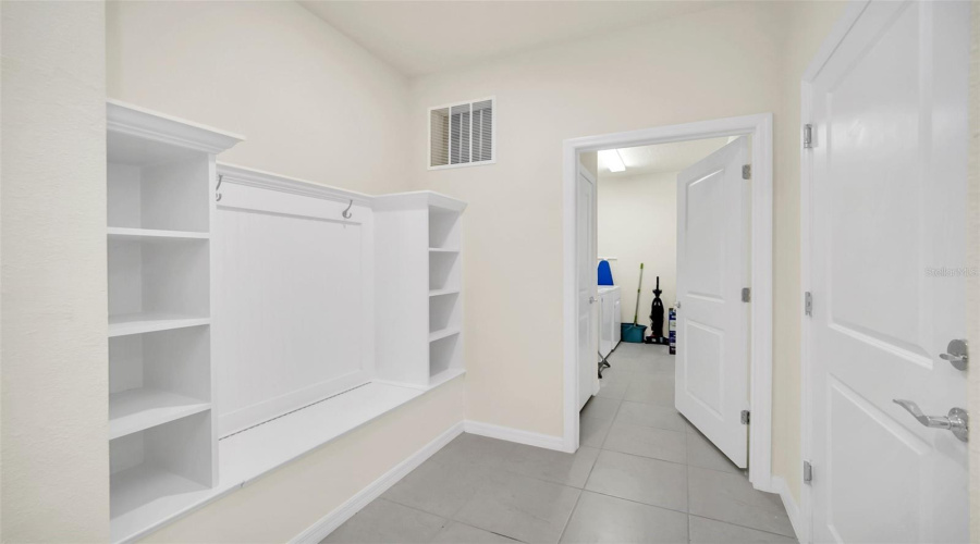 Davenport, Florida 33897, 10 Bedrooms Bedrooms, ,8 Bathroomsbathrooms,Residential,For Sale,Lana,Mfro6191499