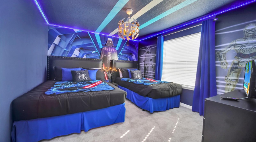 Davenport, Florida 33897, 10 Bedrooms Bedrooms, ,8 Bathroomsbathrooms,Residential,For Sale,Lana,Mfro6191499