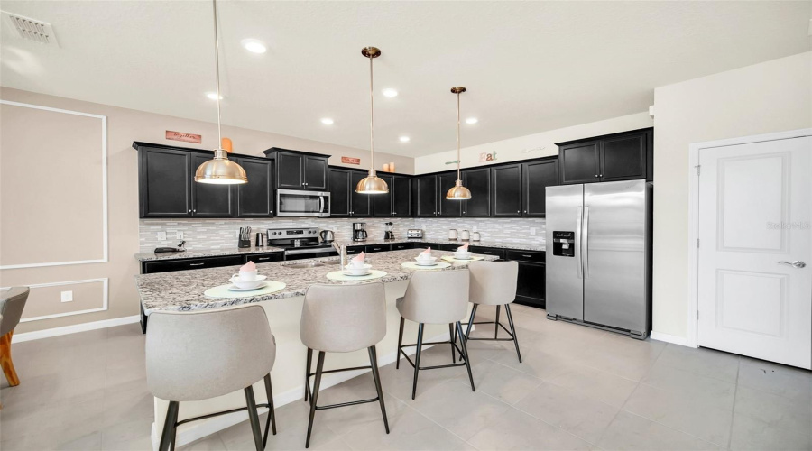 Davenport, Florida 33897, 10 Bedrooms Bedrooms, ,8 Bathroomsbathrooms,Residential,For Sale,Lana,Mfro6191499