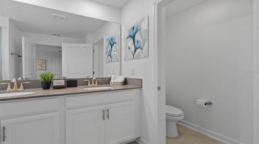 Davenport, Florida 33896, 4 Bedrooms Bedrooms, ,3 Bathroomsbathrooms,Residential,For Sale,Leader,Mfrs5121604