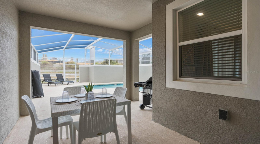 Davenport, Florida 33896, 4 Bedrooms Bedrooms, ,3 Bathroomsbathrooms,Residential,For Sale,Leader,Mfrs5121604