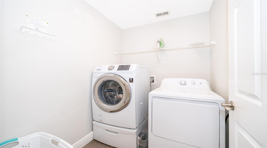 Davenport, Florida 33837, 5 Bedrooms Bedrooms, ,4 Bathroomsbathrooms,Residential,For Sale,Paloma,Mfro6286334