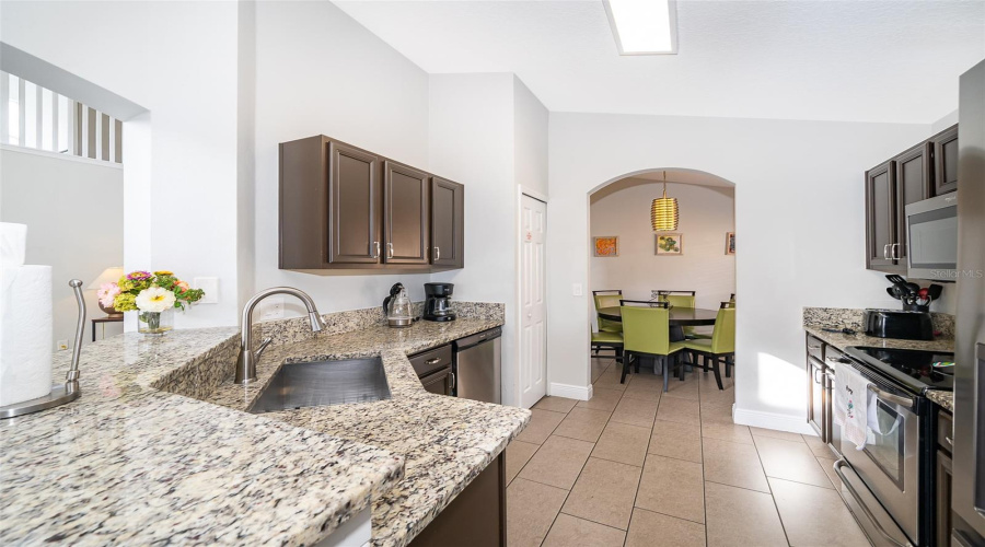 Davenport, Florida 33837, 5 Bedrooms Bedrooms, ,4 Bathroomsbathrooms,Residential,For Sale,Paloma,Mfro6286334