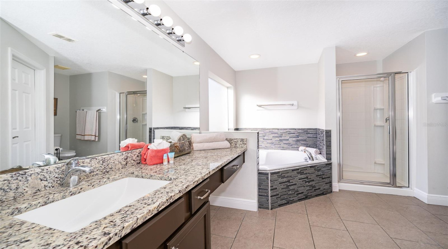Davenport, Florida 33837, 5 Bedrooms Bedrooms, ,4 Bathroomsbathrooms,Residential,For Sale,Paloma,Mfro6286334