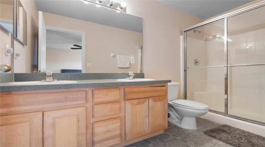 Primary En-Suite Bathroom