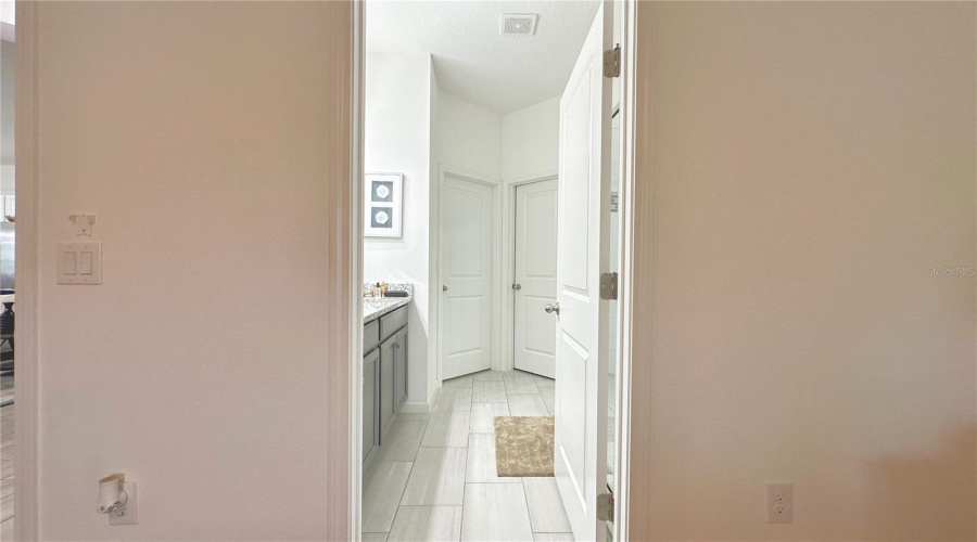 Davenport, Florida 33837, 4 Bedrooms Bedrooms, ,2 Bathroomsbathrooms,Residential,For Sale,Disa,Mfrs5122405