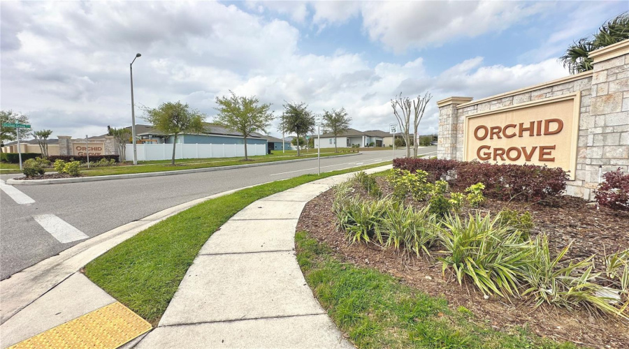 Davenport, Florida 33837, 4 Bedrooms Bedrooms, ,2 Bathroomsbathrooms,Residential,For Sale,Disa,Mfrs5122405
