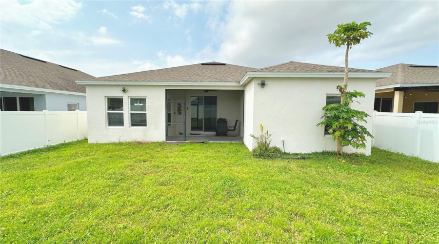 Davenport, Florida 33837, 4 Bedrooms Bedrooms, ,2 Bathroomsbathrooms,Residential,For Sale,Disa,Mfrs5122405