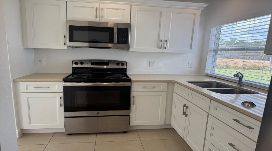 Davenport, Florida 33897, 4 Bedrooms Bedrooms, ,3 Bathroomsbathrooms,Residential,For Sale,Caribbean,Mfro6288697