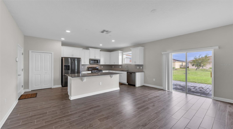 Davenport, Florida 33837, 4 Bedrooms Bedrooms, ,2 Bathroomsbathrooms,Residential,For Sale,Oak Blossom,Mfro6287678