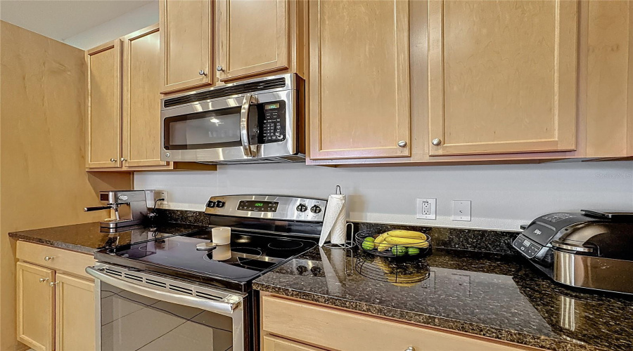 Davenport, Florida 33896, 4 Bedrooms Bedrooms, ,3 Bathroomsbathrooms,Residential,For Sale,Captiva,Mfrs5122448