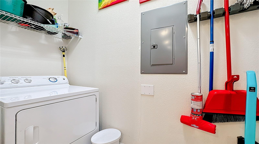 Davenport, Florida 33896, 4 Bedrooms Bedrooms, ,3 Bathroomsbathrooms,Residential,For Sale,Captiva,Mfrs5122448
