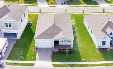 Davenport, Florida 33837, 4 Bedrooms Bedrooms, ,3 Bathroomsbathrooms,Residential,For Sale,Redbridge,Mfro6289011