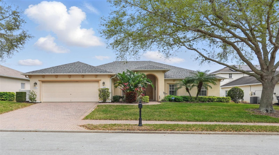 Davenport, Florida 33896, 4 Bedrooms Bedrooms, ,3 Bathroomsbathrooms,Residential,For Sale,Burford,Mfro6288992