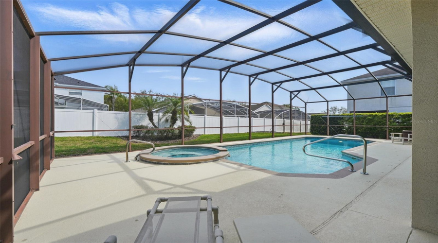 Davenport, Florida 33896, 4 Bedrooms Bedrooms, ,3 Bathroomsbathrooms,Residential,For Sale,Burford,Mfro6288992