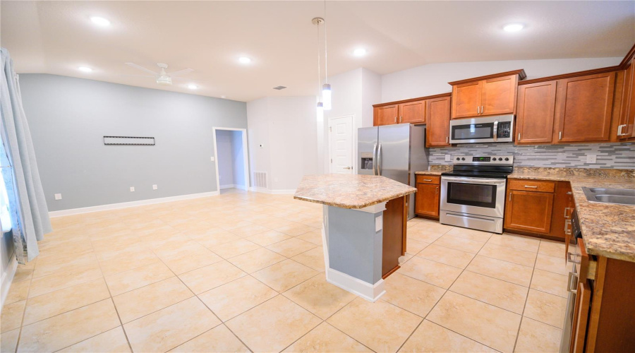 Davenport, Florida 33837, 3 Bedrooms Bedrooms, ,2 Bathroomsbathrooms,Residential,For Sale,Citrus Landings,Mfrs5122400