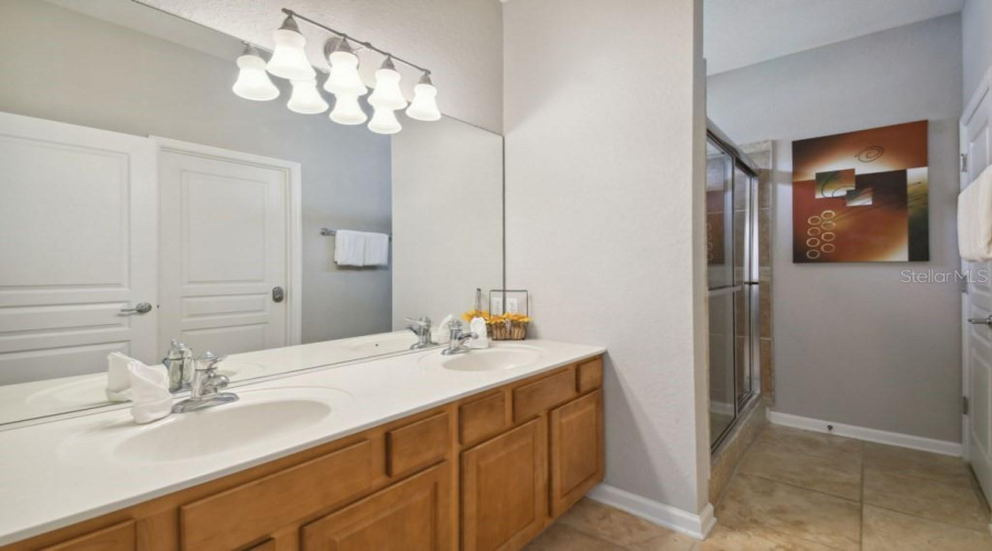 KISSIMMEE, Florida 34747, 5 Bedrooms Bedrooms, ,5 BathroomsBathrooms,Residential,For Sale,ARCHFELD,0,MFRO6289223