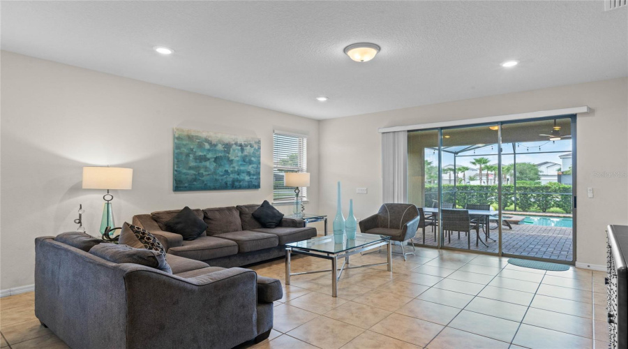 Davenport, Florida 33837, 7 Bedrooms Bedrooms, ,5 Bathroomsbathrooms,Residential,For Sale,Misty Oak,Mfrs5114123