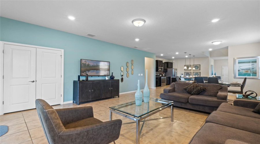 Davenport, Florida 33837, 7 Bedrooms Bedrooms, ,5 Bathroomsbathrooms,Residential,For Sale,Misty Oak,Mfrs5114123