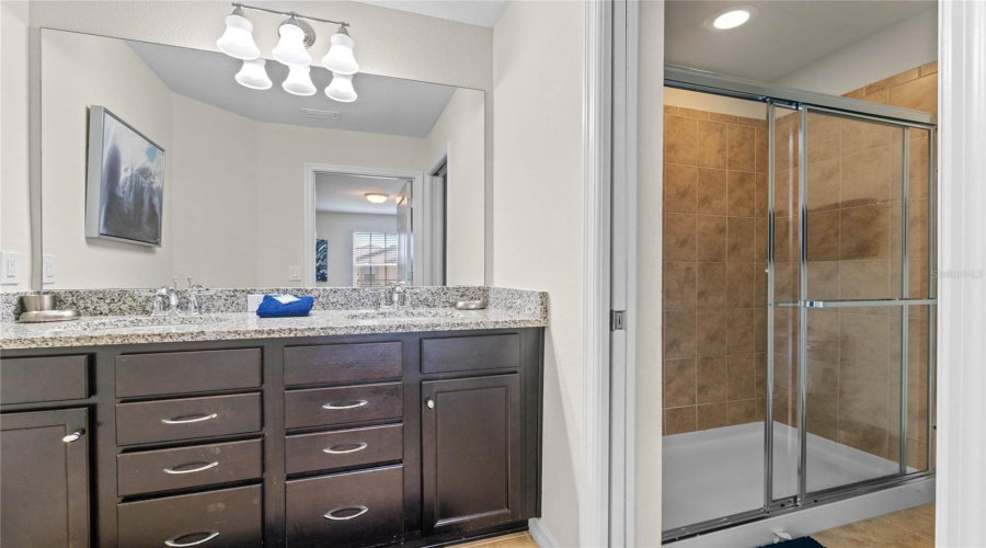 Davenport, Florida 33837, 7 Bedrooms Bedrooms, ,5 Bathroomsbathrooms,Residential,For Sale,Misty Oak,Mfrs5114123