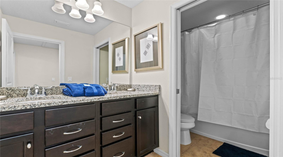 Davenport, Florida 33837, 7 Bedrooms Bedrooms, ,5 Bathroomsbathrooms,Residential,For Sale,Misty Oak,Mfrs5114123