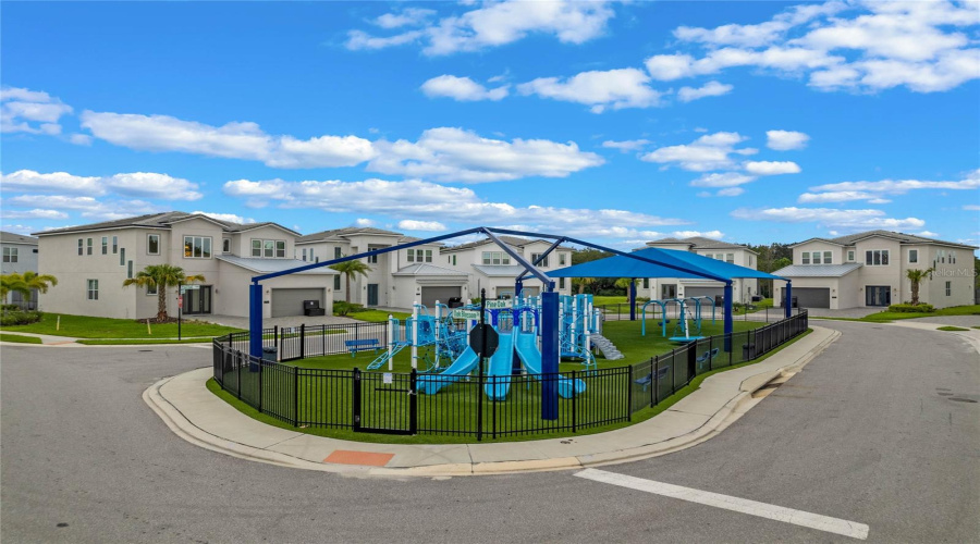 Davenport, Florida 33837, 7 Bedrooms Bedrooms, ,5 Bathroomsbathrooms,Residential,For Sale,Misty Oak,Mfrs5114123