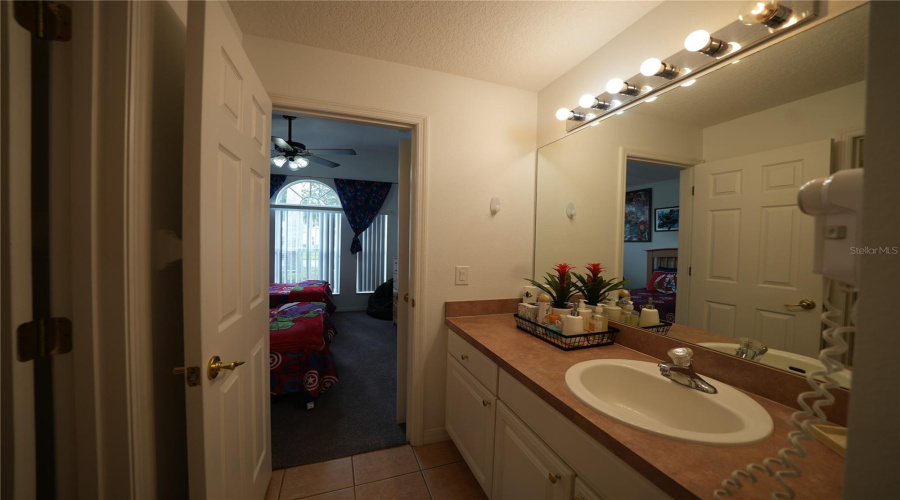 Kissimmee, Florida 34746, 4 Bedrooms Bedrooms, ,3 Bathroomsbathrooms,Residential,For Sale,Cumbrian Lakes,Mfrs5111363
