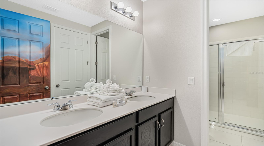Kissimmee, Florida 34747, 6 Bedrooms Bedrooms, ,5 Bathroomsbathrooms,Residential,For Sale,Caribbean View,Mfro6188557