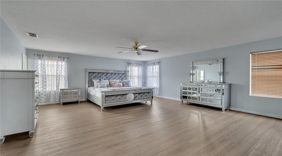 Davenport, Florida 33896, 5 Bedrooms Bedrooms, ,4 Bathroomsbathrooms,Residential,For Sale,Pine Ridge,Mfro6286472