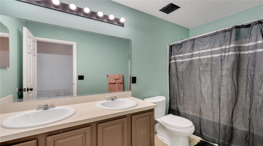 Davenport, Florida 33896, 5 Bedrooms Bedrooms, ,4 Bathroomsbathrooms,Residential,For Sale,Pine Ridge,Mfro6286472