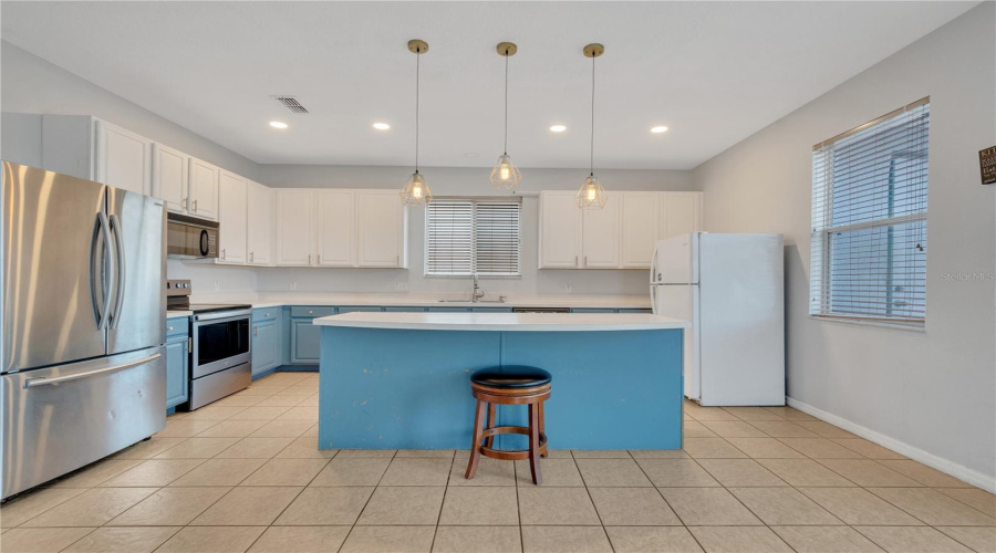 Davenport, Florida 33896, 5 Bedrooms Bedrooms, ,4 Bathroomsbathrooms,Residential,For Sale,Pine Ridge,Mfro6286472