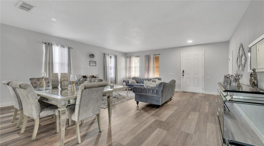Davenport, Florida 33896, 5 Bedrooms Bedrooms, ,4 Bathroomsbathrooms,Residential,For Sale,Pine Ridge,Mfro6286472