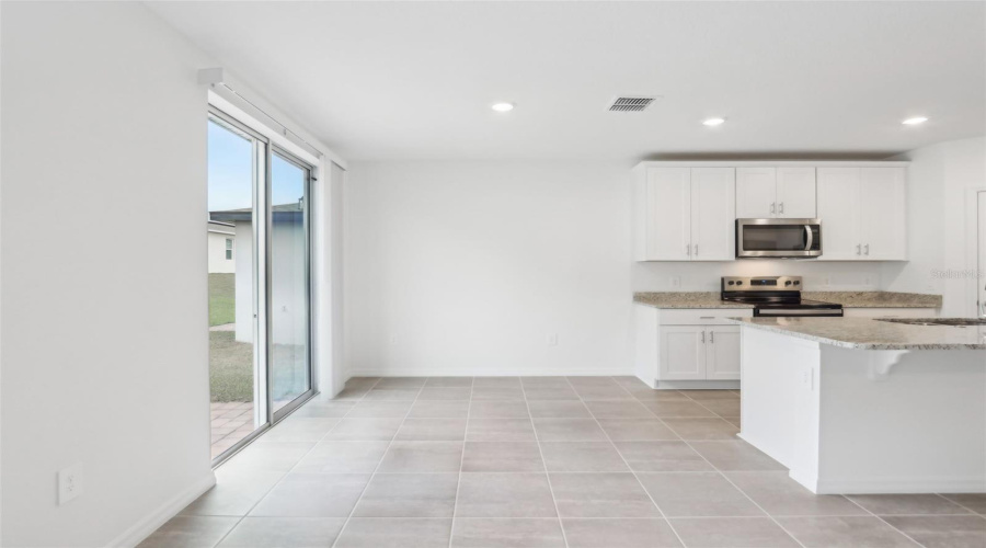 Davenport, Florida 33837, 3 Bedrooms Bedrooms, ,2 Bathroomsbathrooms,Residential,For Sale,White Tail,Mfro6286485